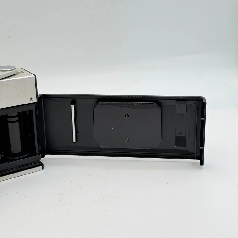 Canon Canonet 28 Rangefinder 35mm Film Camera 40mm f2.8 Lens Silver Black Japan
